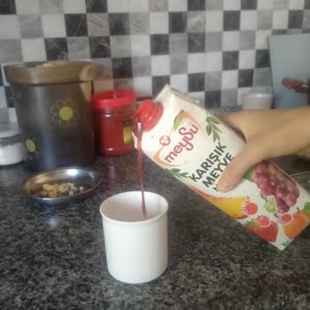 Meysu Meyve Suyu İçinden Çıkan