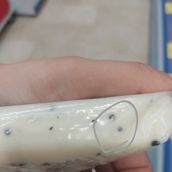 Aknaz Peynirde Kıl Var