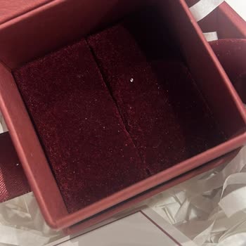 Lizay Pırlantanın Yetersizliği! 7aylık Yüzük 5. Kez Garantiye Gidiyor!