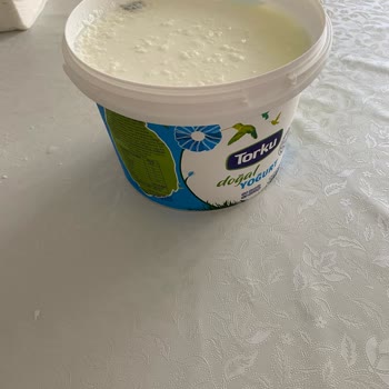 Torku Marka Küflenmiş Tarihi Geçmemiş Yoğurt
