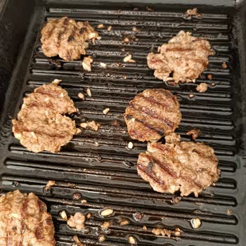 Lava Izgara Tavan Yaptığım Yemekleri Yakıyor Ve Yapıştırıyor