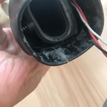 Electrolux Hygienic800 Gövdeden Kırıldı