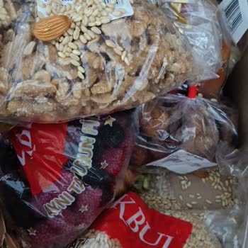 Makbul Kuruyemiş Dağılmış Bir Kargo