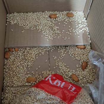 Makbul Kuruyemiş Dağılmış Bir Kargo