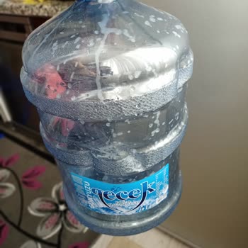 Gecek Su İçi Lekeli Temizlenmemiş Damacana Su