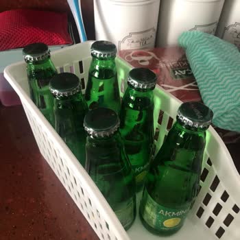 Akmina Maden Suyundan Çıkan Cam Parçaları