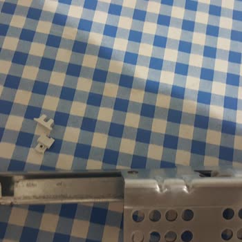 Samet A.Ş Samet Marka Çekmece Tırnağı Kirik