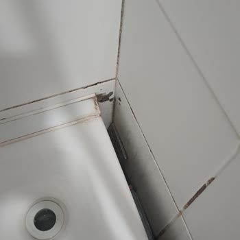 Akdeniz Üniversitesi Hastanesi Akdeniz Üniversitesi Hasta Odaları Ve Banyo