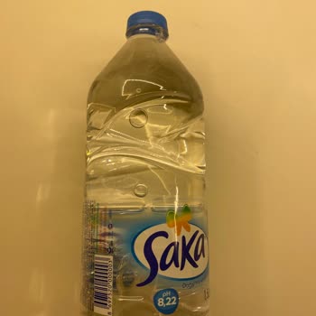 Saka Su Hatalı Su Şişesi