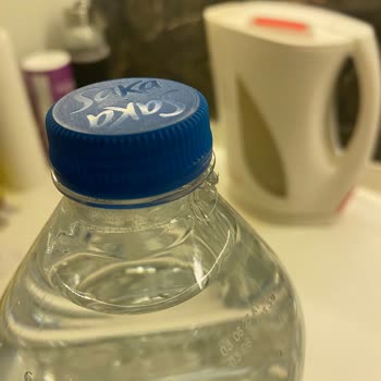 Saka Su Hatalı Su Şişesi