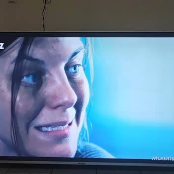 Onvo 75 İnc TV Kurulum Yapıldığı Gün Ekran Panelinde Siyah İzler Oluştu