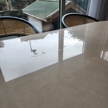 İva Sandalye & Masa Yüzeyi İşlemsiz Mermer Masa Satılması, Oluşan Sorunların Giderilmemesi