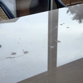 İva Sandalye & Masa Yüzeyi İşlemsiz Mermer Masa Satılması, Oluşan Sorunların Giderilmemesi