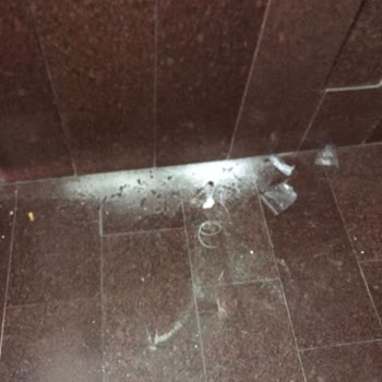 Kablo Net TÜRKSAT Yetkililerinin Apartmanı Kirletmesi