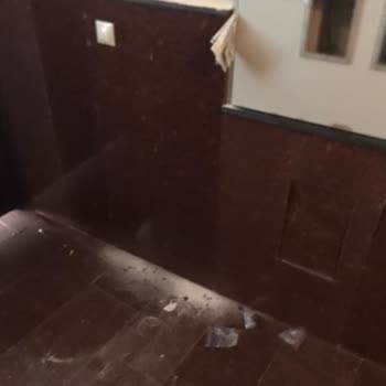 Kablo Net TÜRKSAT Yetkililerinin Apartmanı Kirletmesi