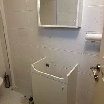 IKEA Banyo Ürünleri Kırık