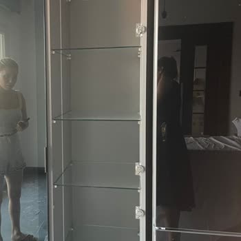 Lineadecor Mutfak Dolapları Hasarlı, İlgisiz