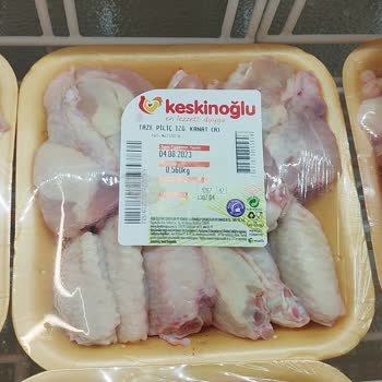 A101 Mağazası Son Kullanım Tarihli Piliç- Kanat Satışı