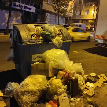 Bağcılar Belediyesi Bağcılarda Çöp Sorunu...