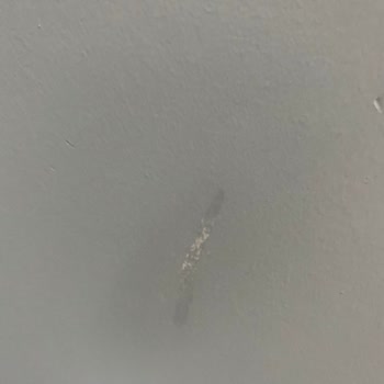 Filli Boya Silindiğinde Leke Bırakıyor.