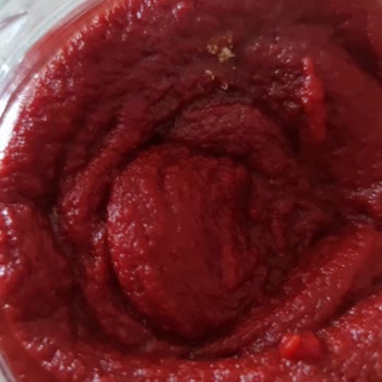 Öncü Salça Öncü Salca Yeni Alıp Kapağını Açar Açmaz Üstünde Bir Şey Vardı