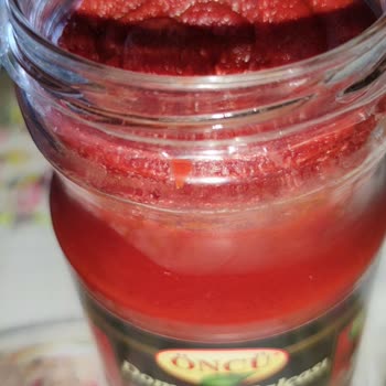 Öncü Salça Öncü Salca Yeni Alıp Kapağını Açar Açmaz Üstünde Bir Şey Vardı