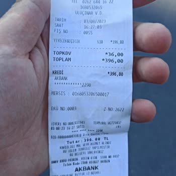 Tavuk Dünyası Bayat Menü Servis Ediyor