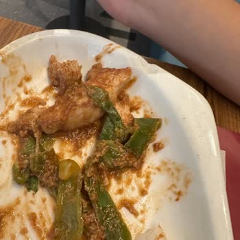 Kötü Ve Lezzetsiz Tavuk Dünyası