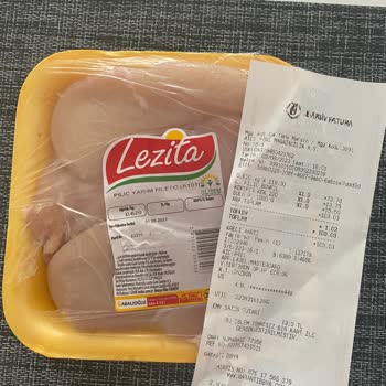 A101 Tarihi Geçmiş Tavuk Satıyor