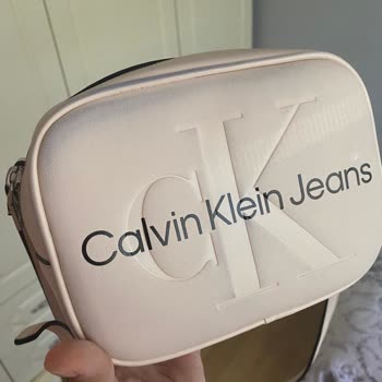 Calvin Klein Çantada Renk Değişimi