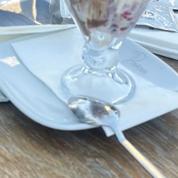 Bayraklı Pavlova Çalışanları Çok Gergin Ve İlgisiz