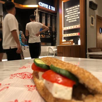 Simit Sarayı Boş Bir Soğuk Sandviç