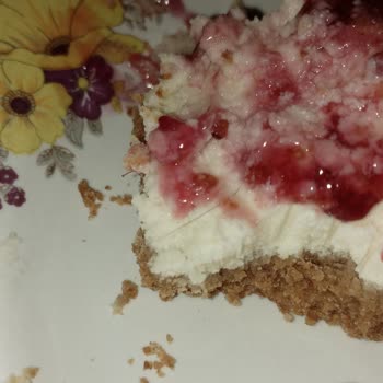 BİM Cheesecake'den Erkek Saçı Çıktı!