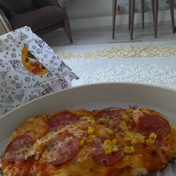 PizzaLazza Lezzetsiz Pizza + Bekleme
