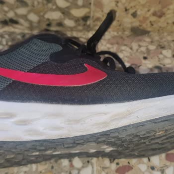 Nike Firmanın Ürünün Arkasında Durmaması