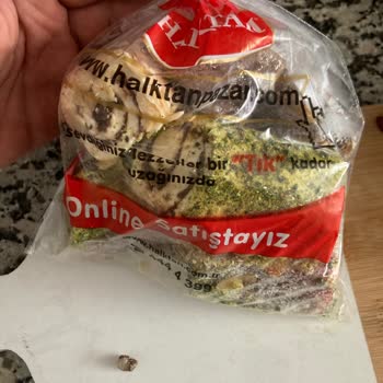 Halktan Kuruyemiş Lokumun İçinden Taş Çıktı