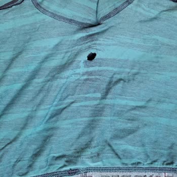 Blackspade Boxer Kalça Kısmından Yırtılıyor