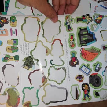 Minika Çocuk Yırtılan, Yırtılan Çıkartma.