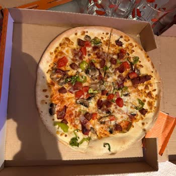Little Caesars Pizza Görünümlü Boş Hamur Geldi