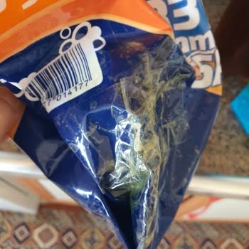 BİM Yırtılmış Deterjan Ambalajını Koli Bandıyla Bantlayıp Sattı