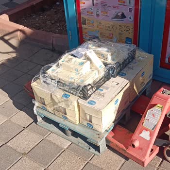 A101 Sütler Kapı Önünde