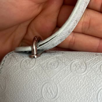 Vakko Çatlak Çantayı Değiştirmiyor