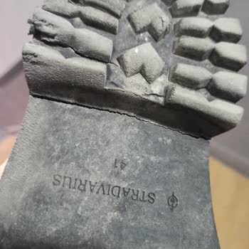 Stradivarius Makosen Ayakkabı Yırtıldı,