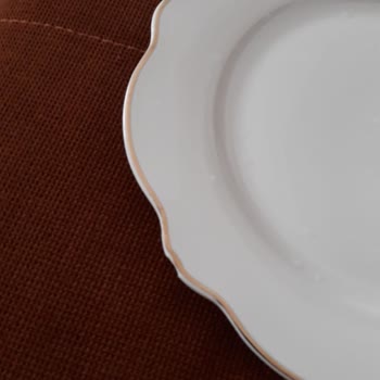 Karaca Züccaciye Karaca Yemek Takımında Tabağın Bir Tanesi Defolu