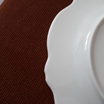 Karaca Züccaciye Karaca Yemek Takımında Tabağın Bir Tanesi Defolu