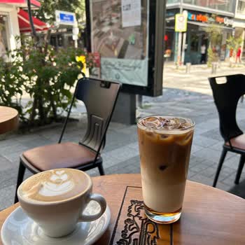 San Marcos Cafe 'de Kötü Ve Soğuk Bir Cappuccino