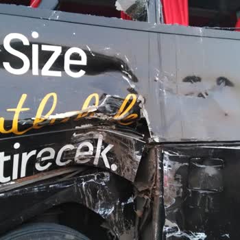 Otobanda Villa Seyahat Yolcu Otobüsüyle Tır Çarpıştı