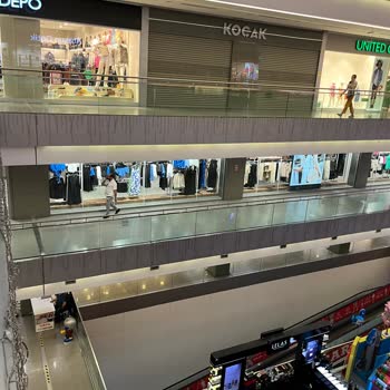 212 AVM Koçak Mağazası Erkenden Kapatıp Gitti