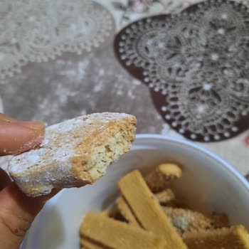 BİM Kavala Olmayan Badem Kurabiyesi