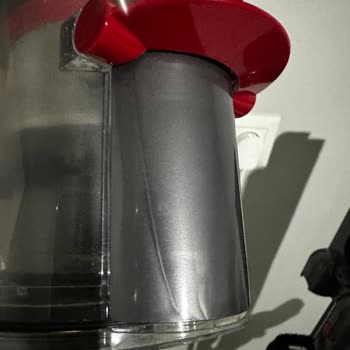 Dyson V12 Hazne Kapağı Sorunu